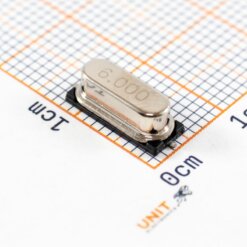 Alternative view of Oscilador 6MHz SMD HC-49SMD X49SM6MSD2SC