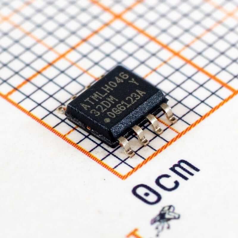 AT24C32D-SSHM-T IC SMD EEPROM