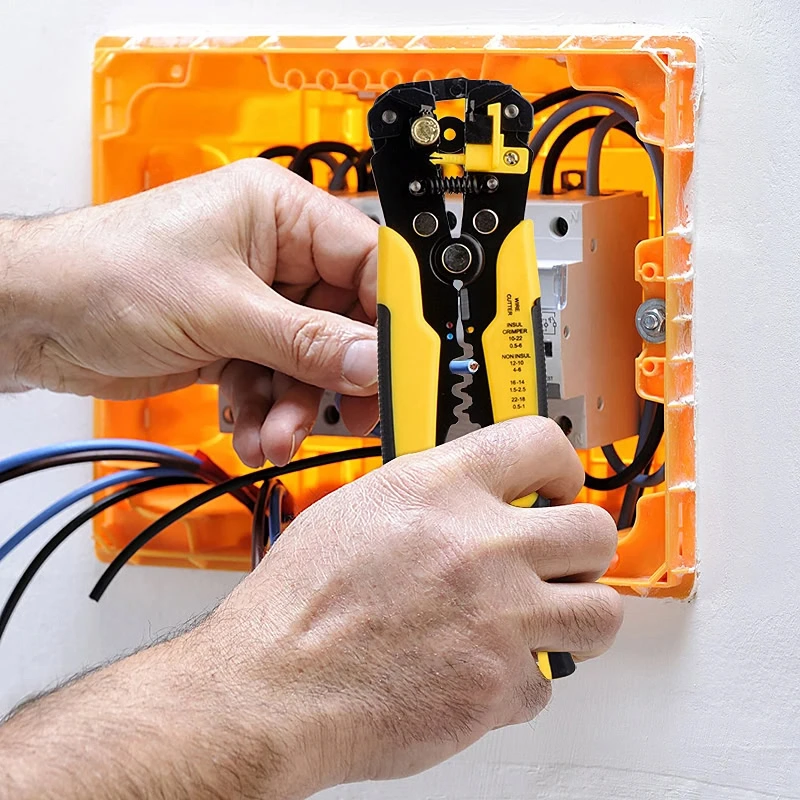 Pelacables Autoajustable con Cortadora de Cable y Crimpado de Terminales