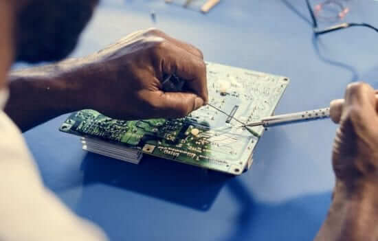 evitar que los circuitos electrónicos se dañen