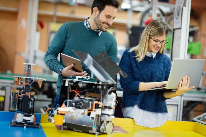 componentes eléctricos para construir un robot